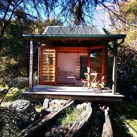 Manaaki Mai, Rustic Retreat Bush Cabin 基督城 外观 照片